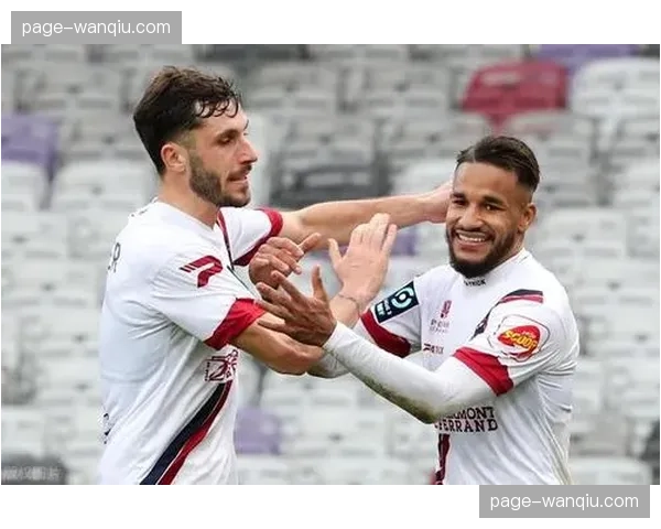 为服务美洲市场,图卢兹对阵克莱蒙的比赛首次尝试分段式直播(含赛后更衣室镜头) 为服务美洲市场,图卢兹对阵克莱蒙的比赛首次尝试分段式直播(含赛后更衣室镜头)