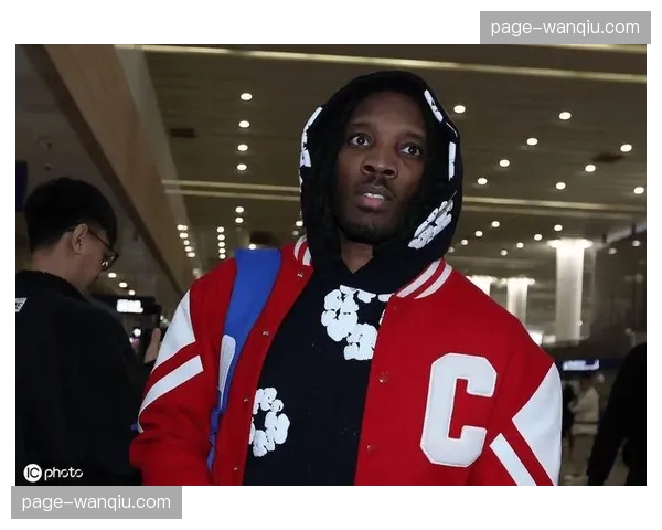 上海久事外援布莱德索与对方球员发生冲突，被判夺权犯规驱逐